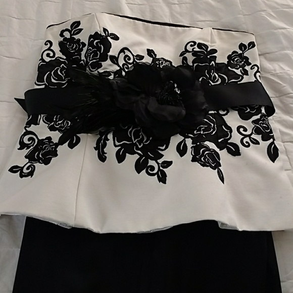 Acetate,Nylon and spandex black pants. - Picture 7 of 7